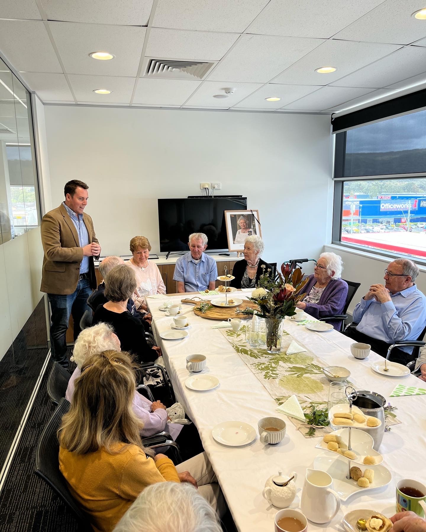 DR REID HOSTS SPECIAL MORNING TEA FOR RESIDENTS Main Image